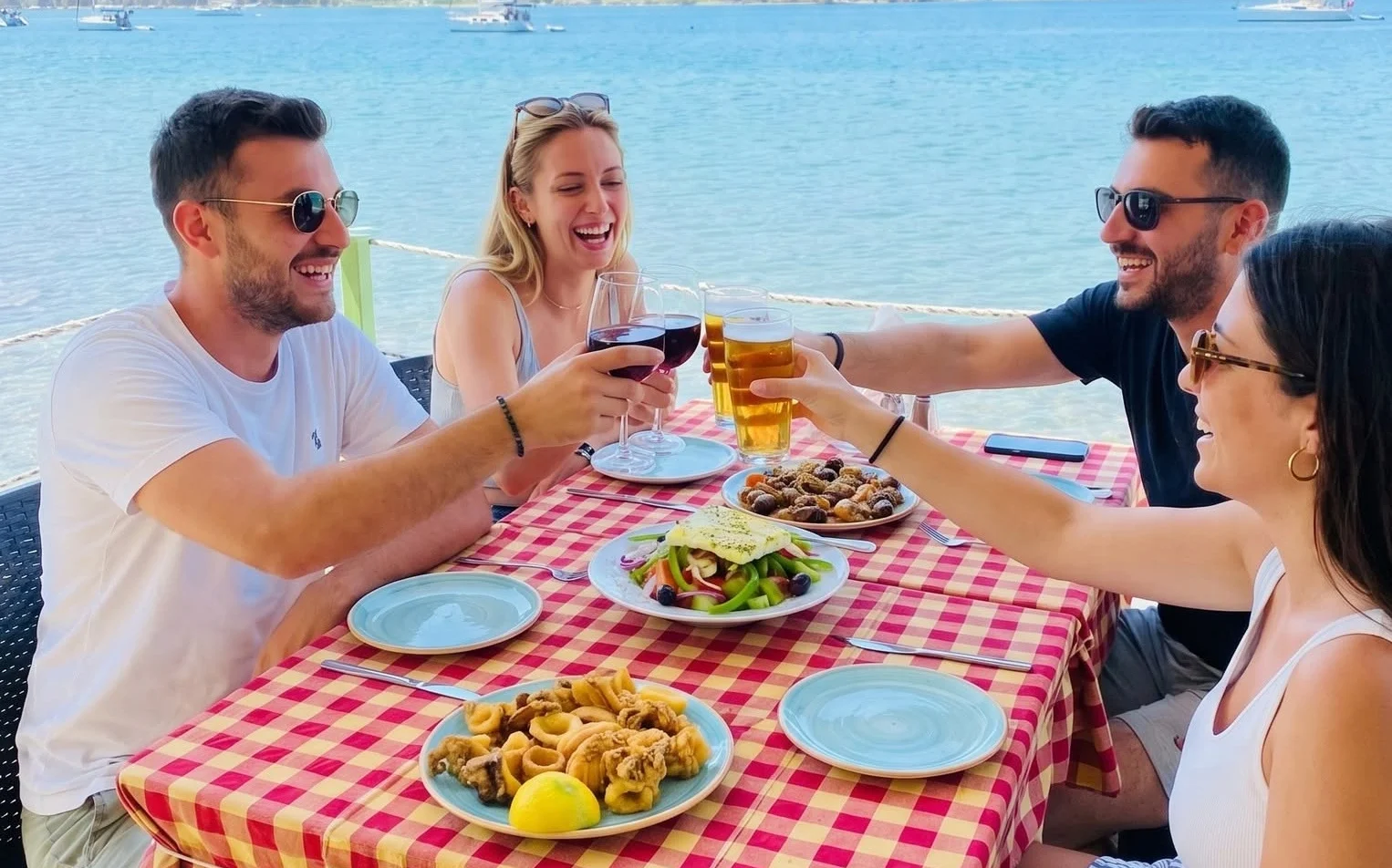 Εστιατόρια και καφέ στην παραλιακή του Πόρου
